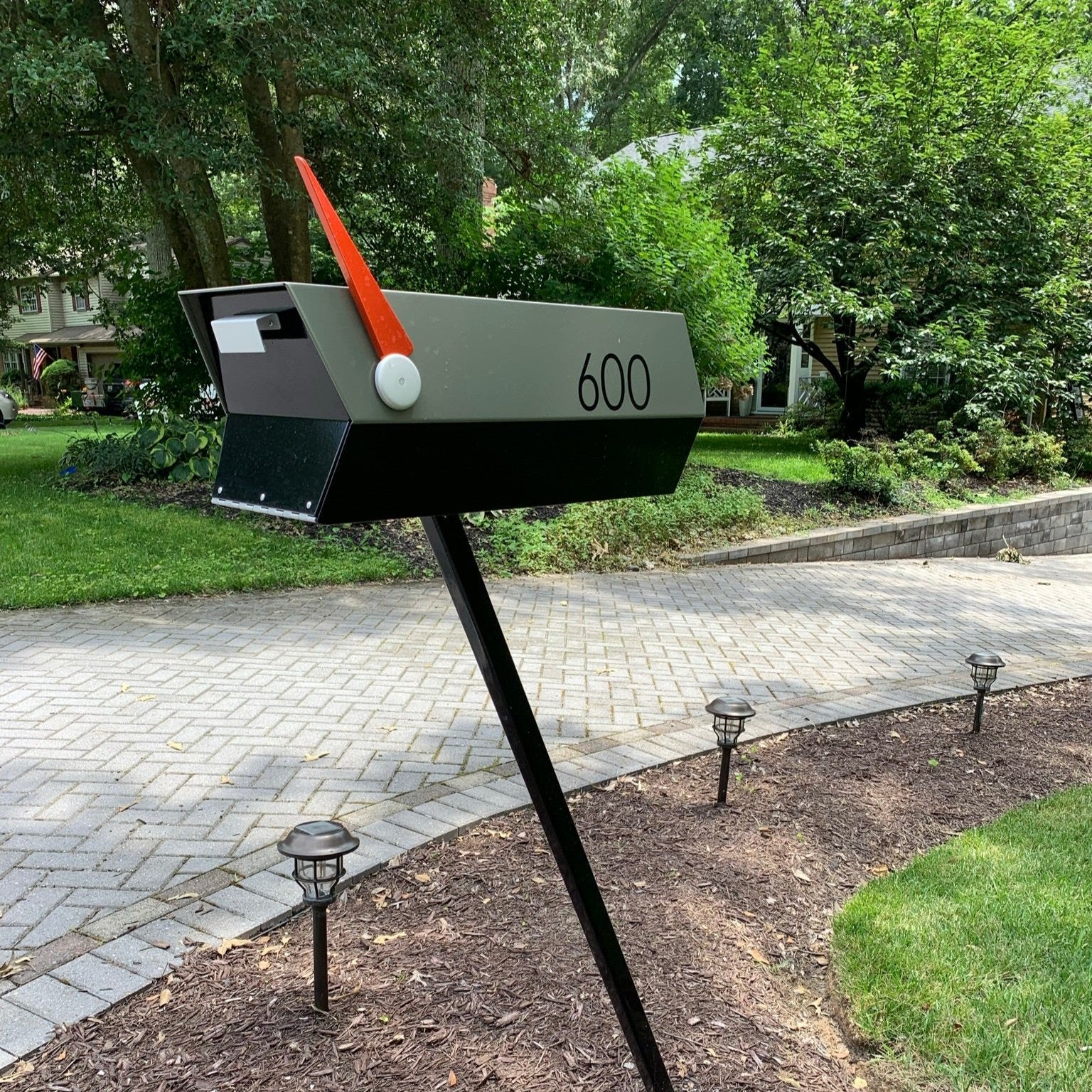 The Modbox Mid-Century Modern Curbside Mailbox — Shadow Collection