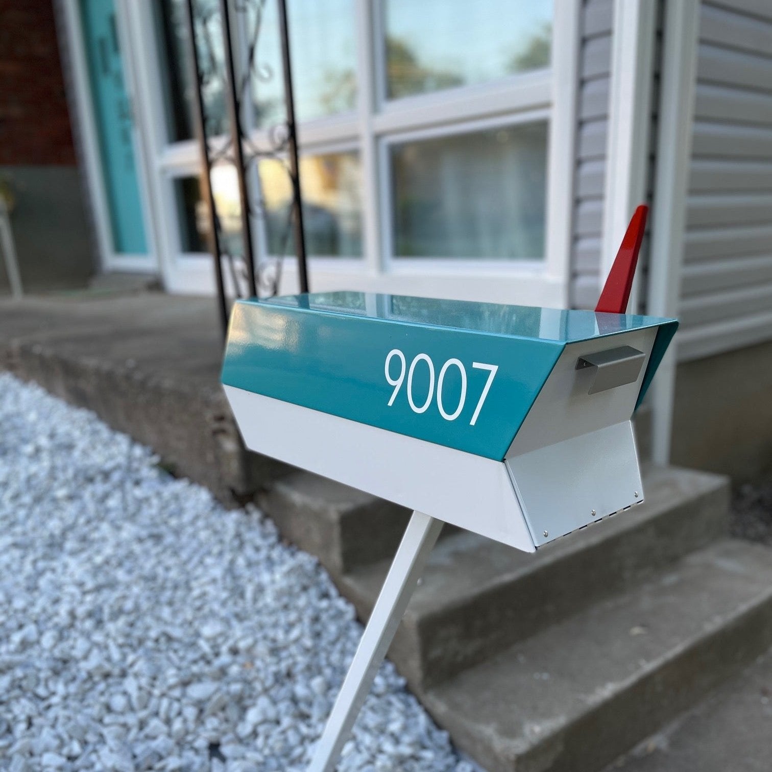 The Modbox Mid-Century Modern Curbside Mailbox